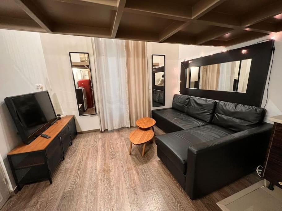 Studio Balcon Champs-Elysees - Hala Paris Exteriör bild
